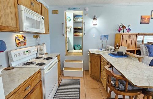 Taylor Creek House | Fisherman's Get-A-Way! Cozy waterfront retreat with access to Lake Okeechobee!