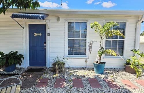 Taylor Creek House | Fisherman's Get-A-Way! Cozy waterfront retreat with access to Lake Okeechobee!