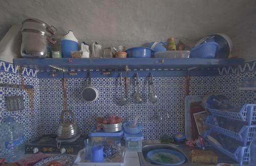 Tnine Aglou Cabin | Fishermen's caves in southern Morocco: Atlantic Troglo, Troglo Dune, Bato Tro