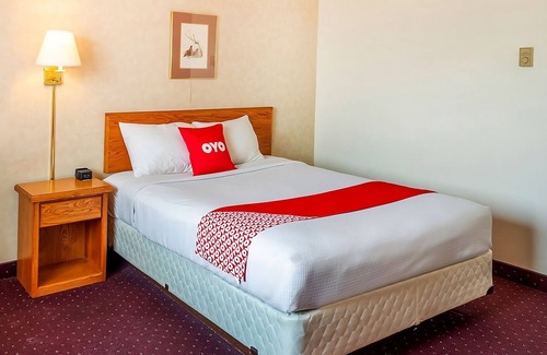 Shelby Hotel | Fishing and Boating on Lake Shel-oole! Free Parking, Pet-Friendly