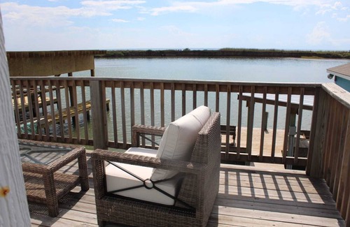 Cedar Lane Cottage | Fishing Cottage on ICW facing Sargentbeach with dock night fishing lights 2rooms