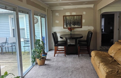 Grosse Ile House | Fishing/Hunting/Boating - Dream Location -Boats Also Available For Rent