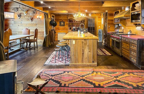 Methow Valley House | Fishing Lodge on Methow River with Pool and Hot Tub