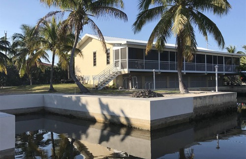 Tropical Bay Estates House | Fishing, swimming and relaxing on the porch in Big Pine Key