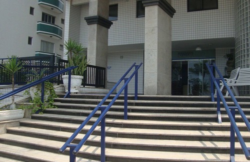 Guilhermina Apartment | FIT 2 DORMS, EXCELLENT LOCATION, FRONT P/BEACH, WI-FI, GARAGE, COMPLETE !