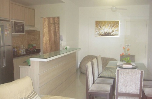 Ingleses Norte Apartment | FIT 2 QTOS, SUITE, POOL, BARBECUE. AIR CONDITIONING, NEAR THE SEA