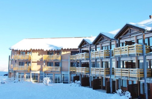 Premanon Apartment | Fitness, swimming pool, hammam, parking, tv, ski locker, 35m², Les Rousses