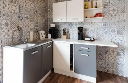Uebigau-Wahrenbruck Apartment | Fitter's room in the south of Brandenburg with tv