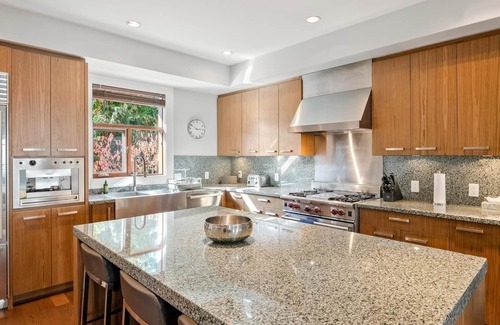 Whistler Ski Chalet | Fitzsimmons Walk 39 | Walk to village, hot tub, modern, flexible bedding