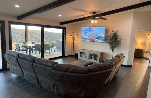 Temecula House | Five bedroom hilltop view home with spa and three fire pits