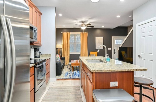 Woodfin House | Five Bedroom Home Close to Downtown