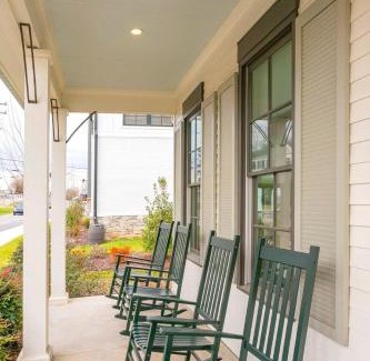 Historic Downtown Franklin House | Five Block Walk From Historical Downtown Franklin