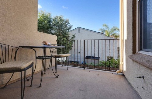Downtown Cabin | Five minute walk to Pismo Beach!