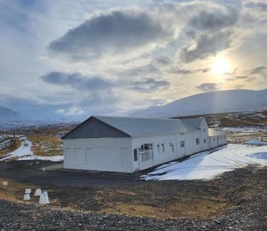 Varmahlid House | Fjós Guesthouse