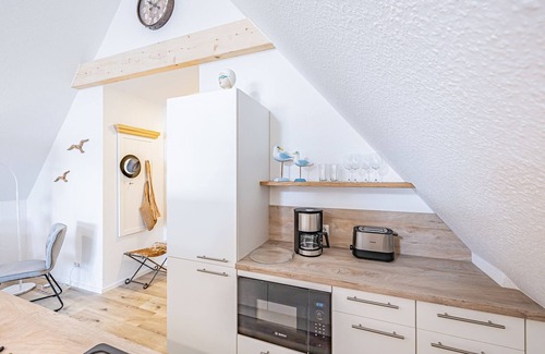 Schleswig Apartment | Fjord berth 7 - underfloor heating, shower, balcony, garden furniture, desk