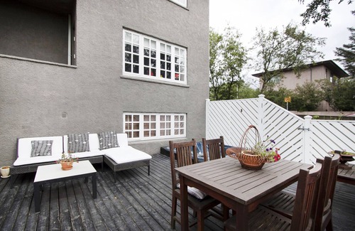 Hliðar House | Flókó, whole apartment next to art museum Kjarvalsstaðir, 15 min from down town.