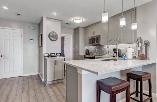 Amelia City Condo | FL-GA Game! Lovely Ocnfrt Condo w Country Club Perks!- Ocnfrt Pool & Golf