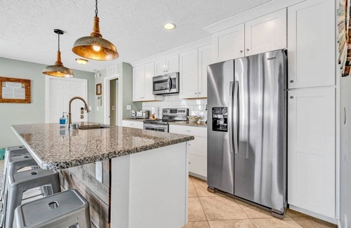 Marathon House | FL Keys Waterfront Heated Pool Home w/60 Feet of Dockage & Tiki Hut