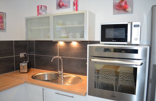 Quineville House | flag new lodging 100 meters from the sea for 2-8 people on fenced