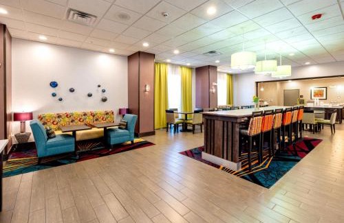 Pratt Hotel | Flag Point Inn and Suites Pratt by FairBridge