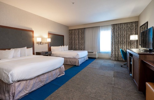 Pratt Hotel | Flag Point Inn & Suites Pratt by FairBridge