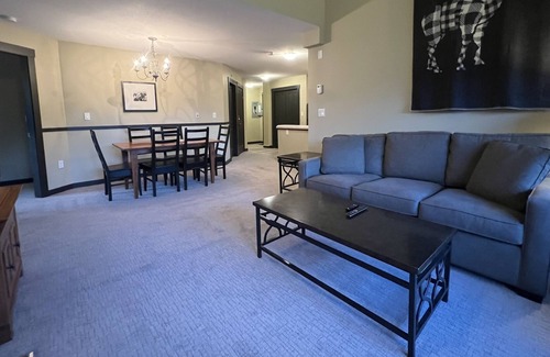 East Kootenay Condo | FLAGSHIP PANORAMA CONDO 2 bed 2 bath ski in/out Upper Village clean fee INC
