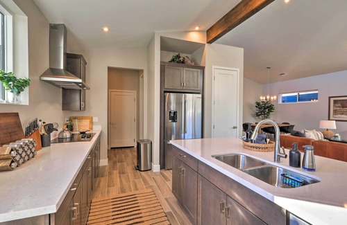 Flagstaff House | Flagstaff Home w/Patios + Mount Humphries Views!