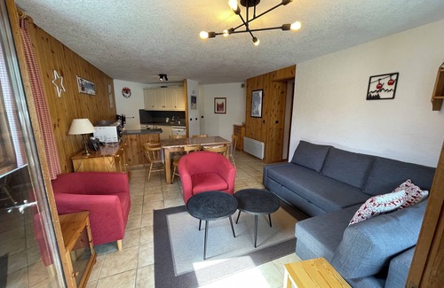 Flaine Apartment | Flaine Forêt, cosy south-facing T3, large balcony + view, 2 bedrooms, sleeps 6