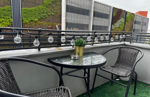 Opole Apartment | FLAMING DeLuxe z balkonem w centrum, darmowy parking, późne wymeldowanie do 12 - dłuższe spanie, FV