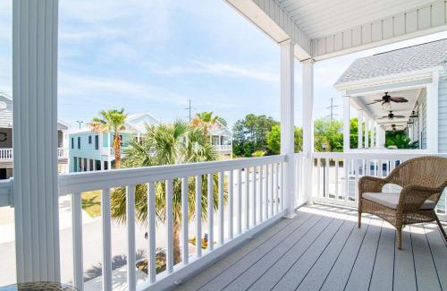 North Myrtle Beach House | Flamingo Hideaway Modern House w Elevator