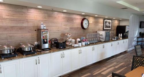 Vero Beach Hotel | Flamingo Inn & Suites Vero Beach I-95