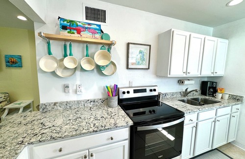 Ormond-by-the-Sea House | Flamingo Key Beachside Bungalow, Stroll to the Beach! Dogs are welcome here 🐶