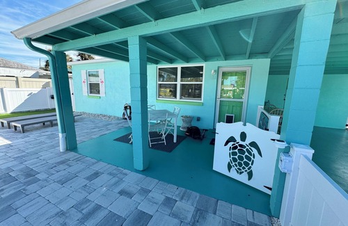Ormond-by-the-Sea House | Flamingo Key Beachside Bungalow, Stroll to the Beach! Dogs are welcome here 🐶