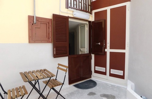 Naples Apartment | FLAT 93.