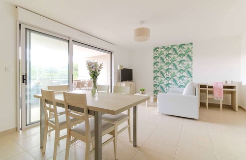 La Faviere Apartment | Flat for 6 people - Pool and Parking included