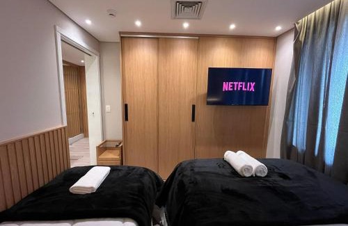 Guarulhos City Centre Apartment | Flat Hotel Slaviero GRU 2 Quartos até 6p | Delfhy