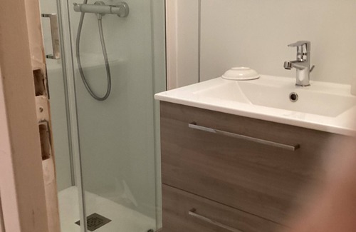La Bourboule Apartment | Flat in a building in the middle of the town