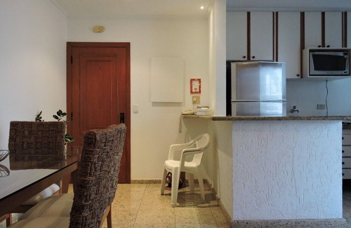 Pitangueiras Apartment | Flat in Guarujá 70 meters from the beach