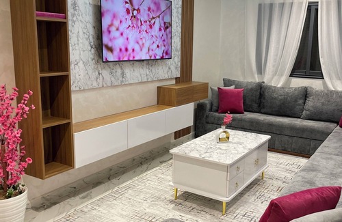 Tangier Apartment | Flat in tanger : wifi, prvt parking, air-co netflix.
