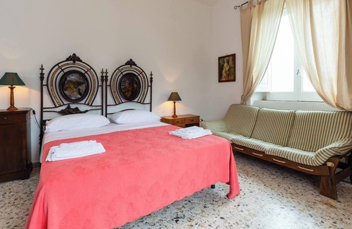 Ceraso Apartment | Flat In The Center Of Ceraso For Up To 8 People