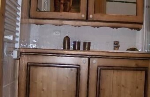 Crest-Voland Apartment | Flat located in a quality residence with swimming pool, lift, covered garage.