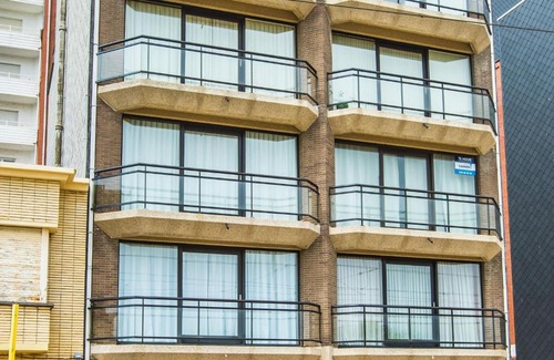 Middelkerke Apartment | Flat near Zeedijk and Tram Stop