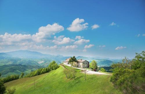 SantʼAngelo in Vado House | Flat on a farm with swimming pool and many activities