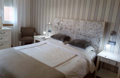 Quintans Ski Chalet | FLAT, QUIET, A 3 KM BEACH LANZADA CAPACITY 8-9 PEOPLE