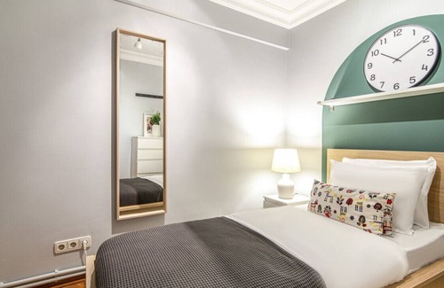 Nisantasi Apartment | Flat w Balcony 10 min to Cevahir Mall in Sisli