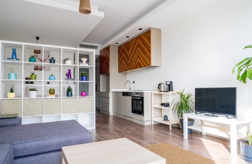 Mahmutbey Apartment | Flat w City View Wall 5 min to Mall of Istanbul