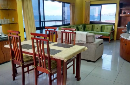 Praia de Iracema Apartment | Flat with 270 ° overlooking the sea and the historic center in Iracema Beach