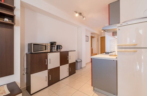 Baska House | Flat with air conditioning, WiFi, BBQ and garden