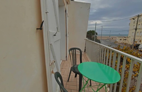 Fleury Apartment | Flat with balcony front the beach.
