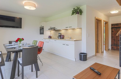 Itter Apartment | Flat with balcony opposite the ski lift